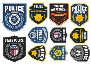 Amerikanische Polizeiabzeichen als temporäre Tattoos.