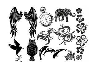En samling svart-hvite tatoveringsmotiver med blant annet vinger, et lommeur, en elefant, stammemønstre, blomster, en ugle, en kolibri, delfiner og en skilpadde.